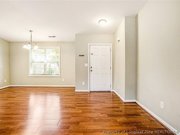 4th image of 315 Old Salem Dr