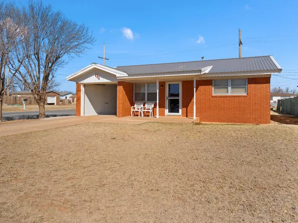 420 7th St, Wolfforth, TX 79382