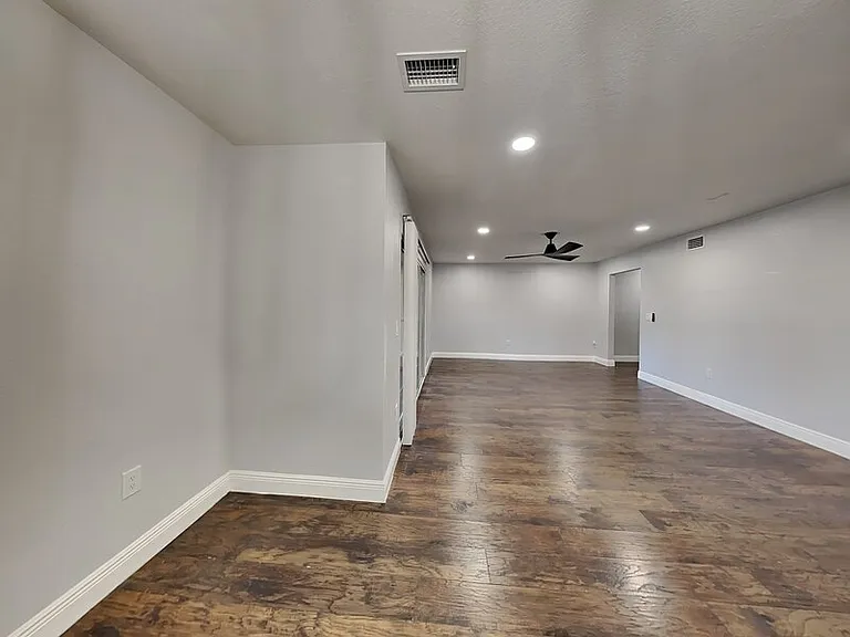 3979 Versailles Dr — Photo 12