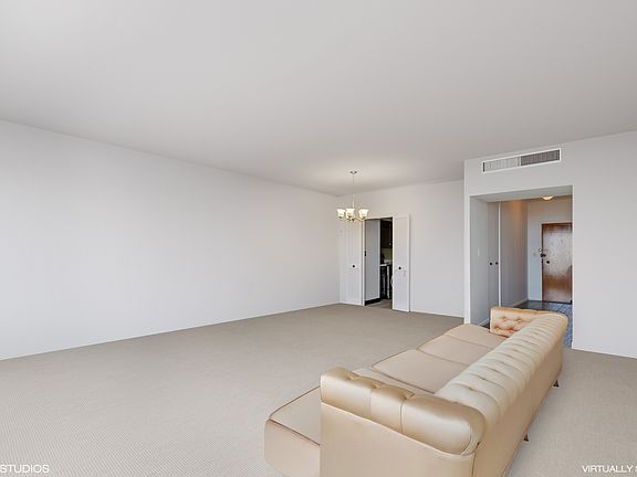 5th image of 6033 N Sheridan Rd APT 45K