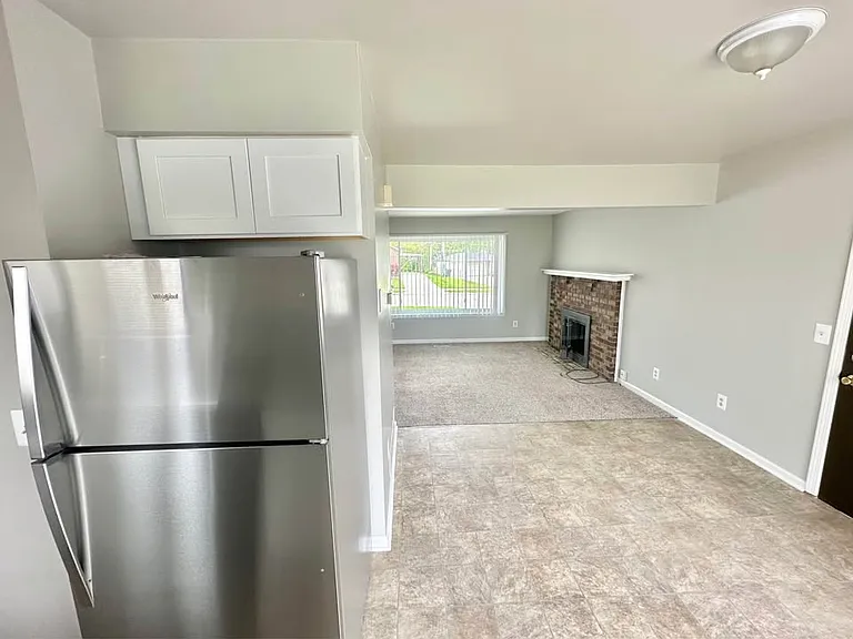23121 Hoffman St — Photo 6