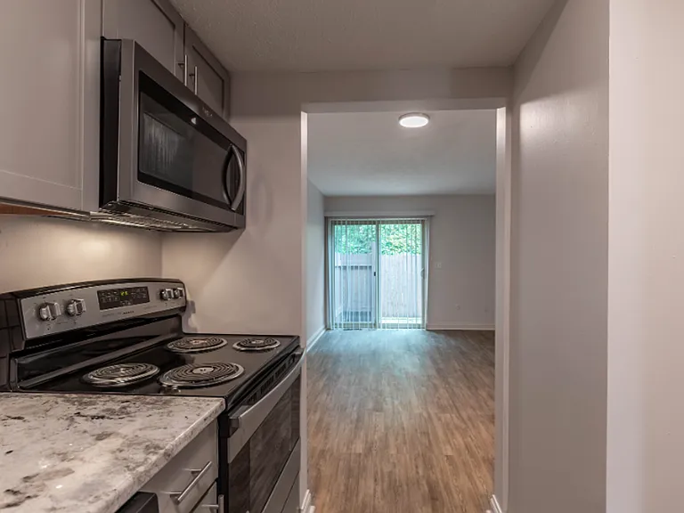 Rocky Creek Townhouse Apartments — Photo 4