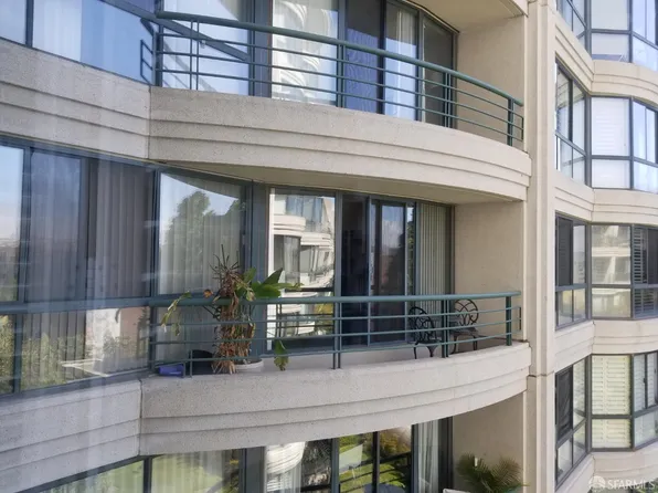 300 3rd St APT 1008, San Francisco, CA 94107