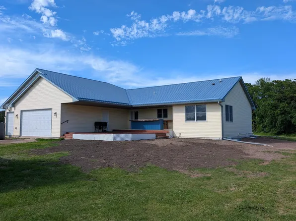 9518 190th St, Milaca, MN 56353