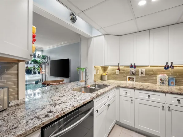 578 E Avenue J APT A, Grand Prairie, TX 75050