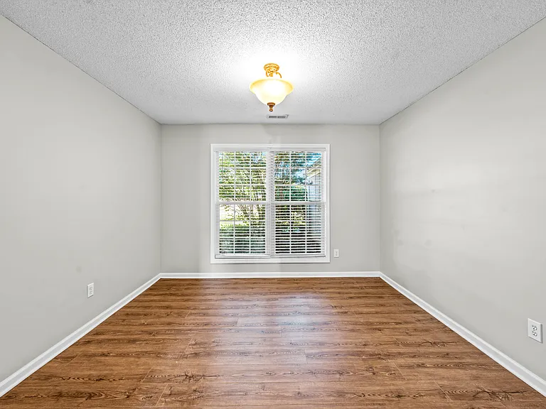 Flex room - dining, office, homeschool etc.
