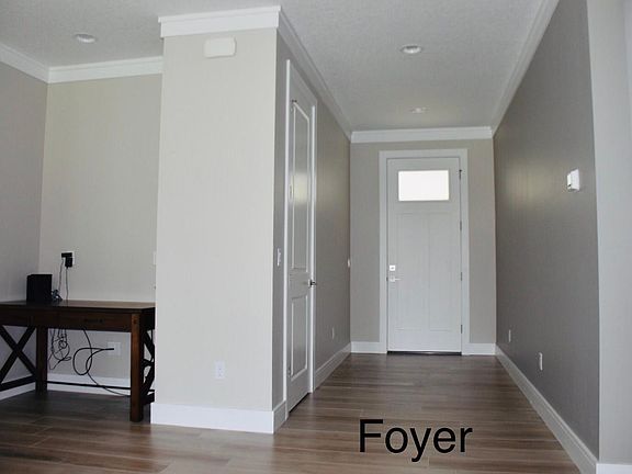 2nd image of 2442 Palmetto Dr