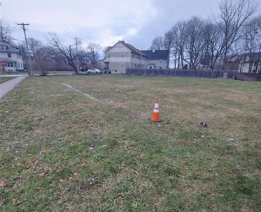 1st image of 227 Midland Avenue & Taylor St W Lot 6