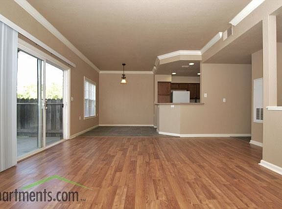 2nd image of 1712 Hazelnut Cir