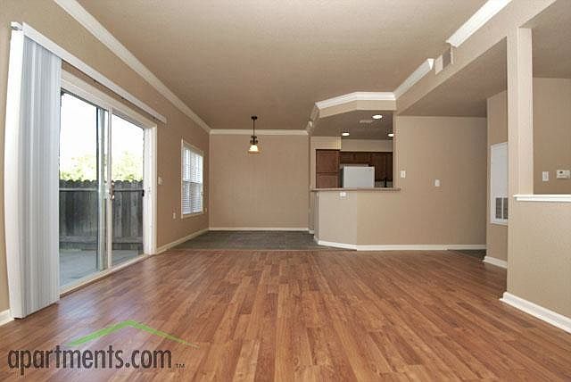 1st image of 1404 Hazelnut Cir