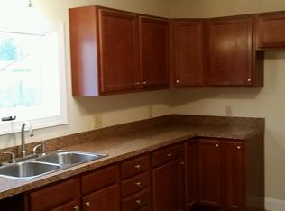 7590 Roselawn Dr, Mentor, OH 44060