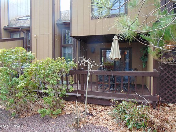 2nd image of 3 Laurel Cir