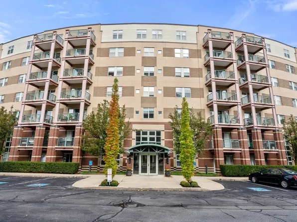 273 Cambridge Rd APT 101, Woburn, MA 01801