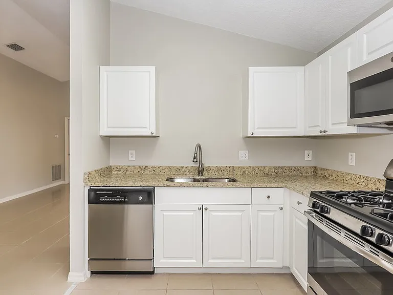 3413 Palm Beach Dr — Photo 5