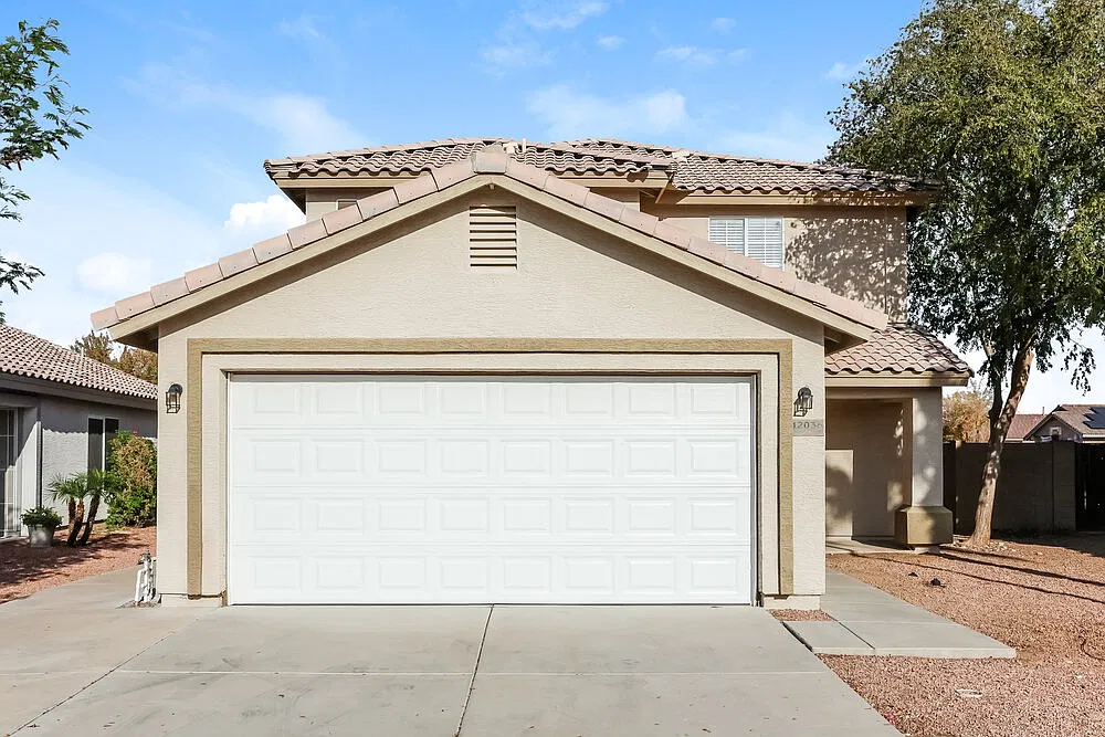 4 bed, 2.0 bath, 1832 sqft, $2,020 — Photo 1