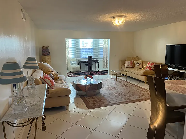2400 NE 1st Ln #201 — Photo 6