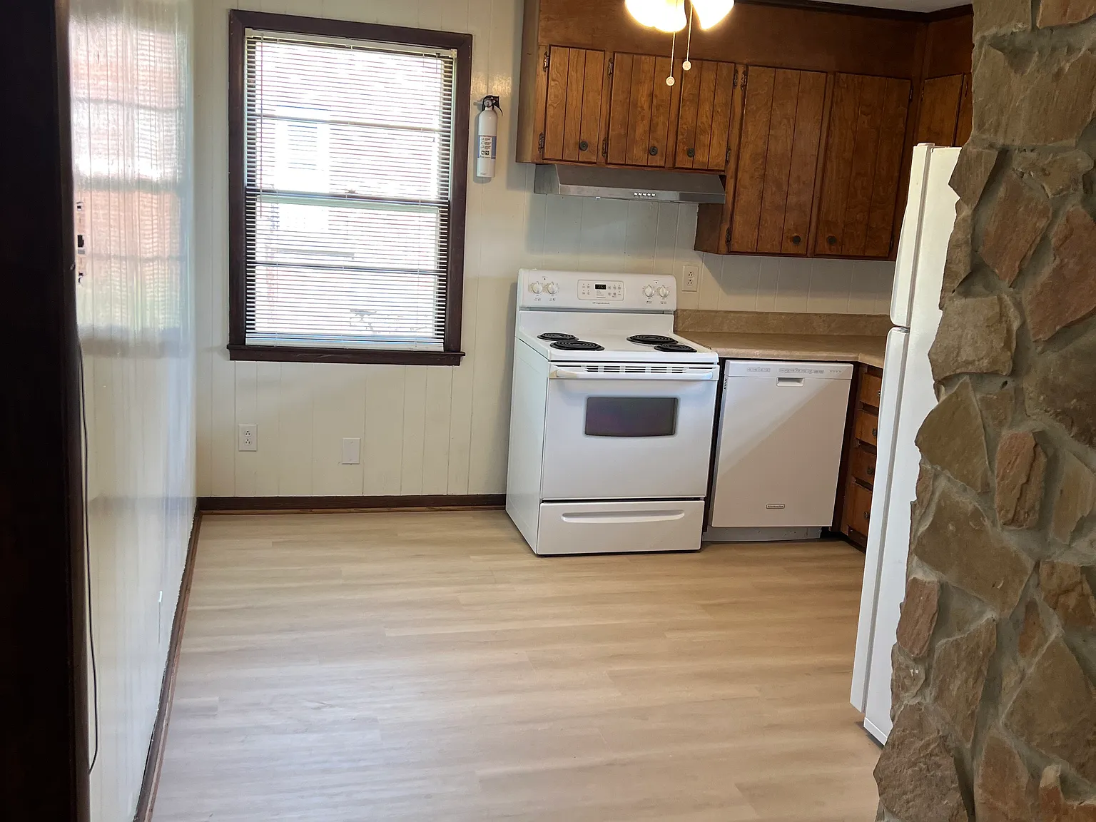 2 bed, 875 sqft, $1,350 — Photo 4