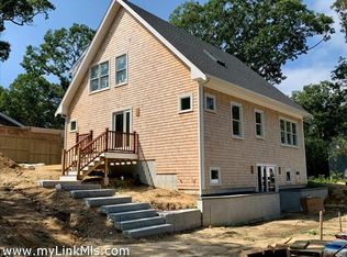 11 Isaac Ave, Oak Bluffs, MA 02557