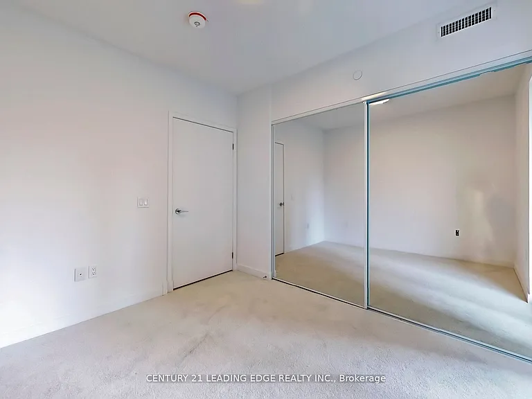 230 Simcoe St #726 — Photo 16