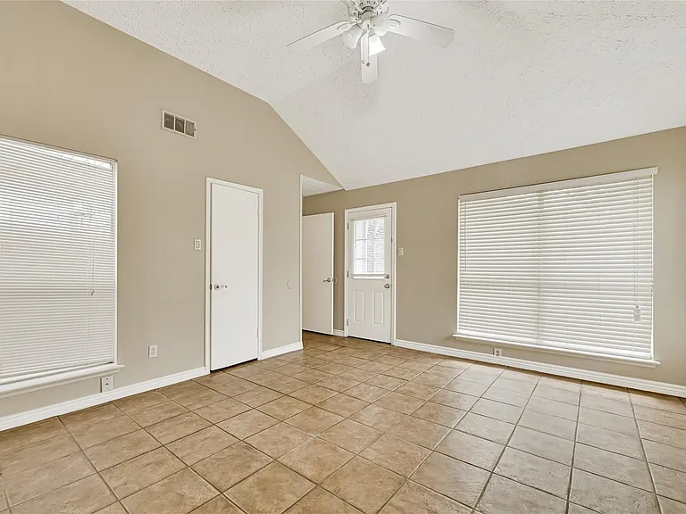 12322 Meadow Ridge Dr — Photo 18