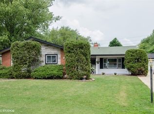 390 Frederick Ln, Hoffman Estates, IL 60169