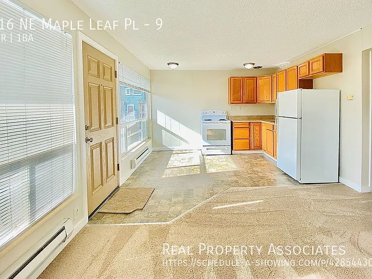 416 NE Maple Leaf Pl #9 — Photo 5