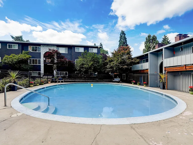 Icon Beaverton — Photo 38