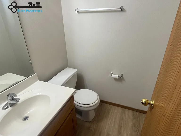 810 S Griffith Ave #1 — Photo 2