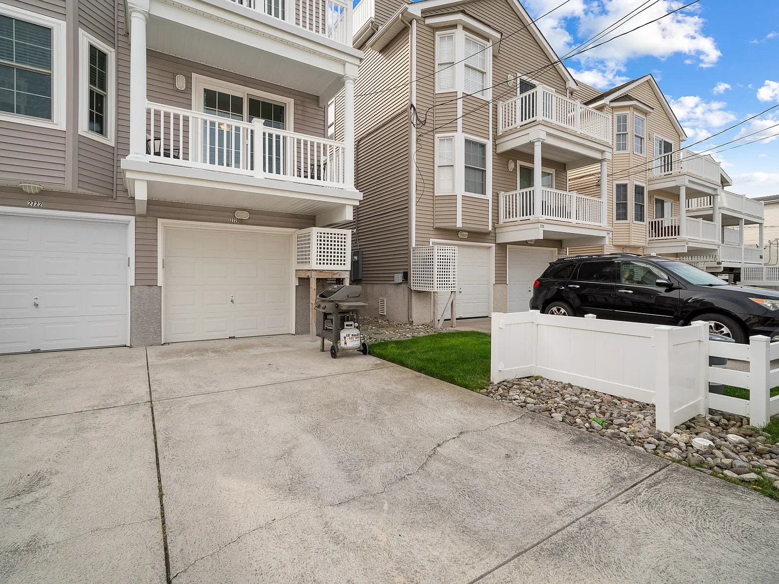 3 bed, $2,000 — Photo 3