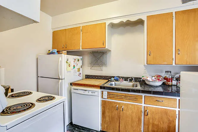 255 Merton Rd #203 — Photo 9