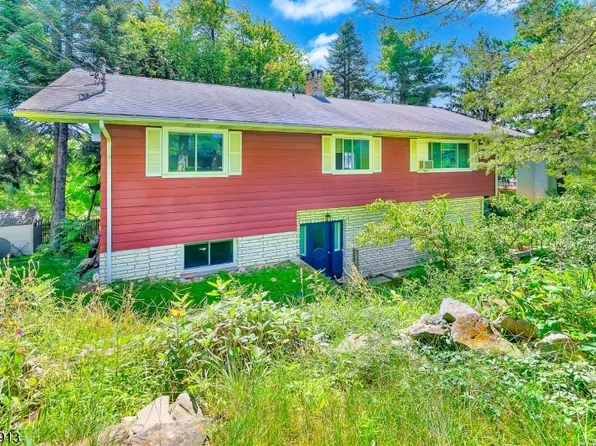 6 Barberry St, Vernon Twp., NJ 07418