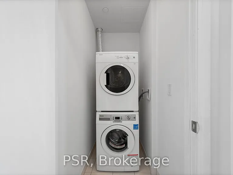 576 Front St W #1220 — Photo 10