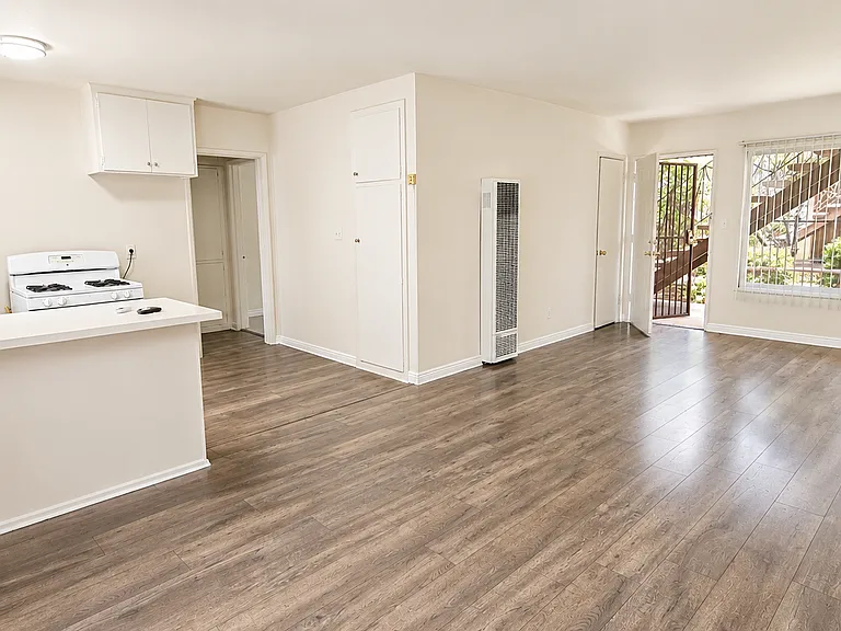 6327 Coldwater Canyon Ave #2 — Photo 3