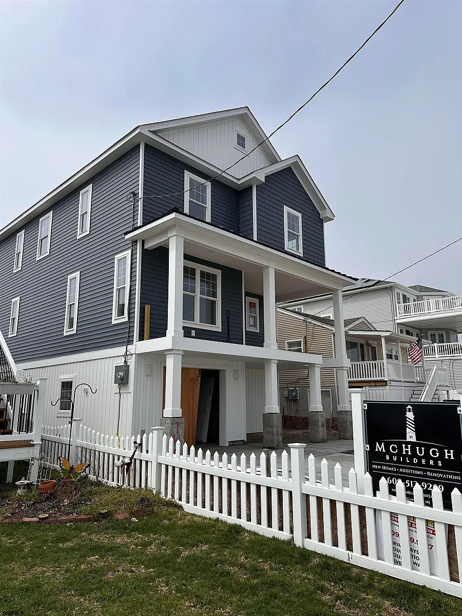 Building Photo - 140 11th Street South St