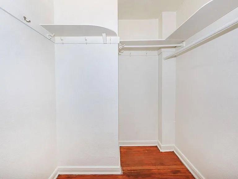 Charlesgate Apartments - Vintage Studios — Photo 14