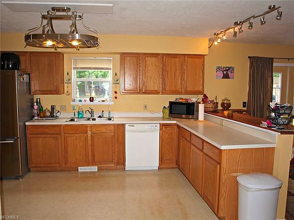 3rd image of 7968 Vanderslice Ct