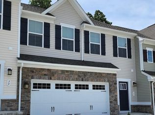 40 Pine Ave, Peninsula, OH 44264