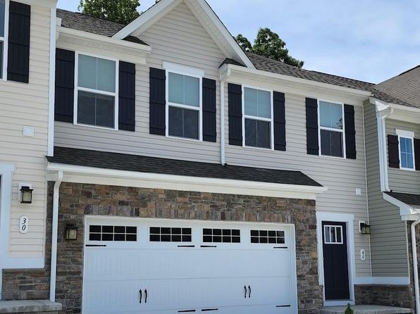 40 Pine Ave