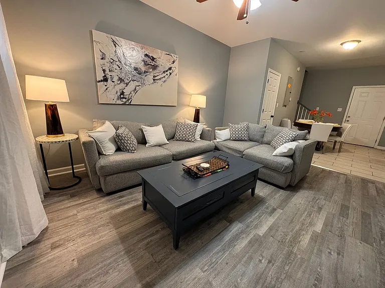 1121 Jones Ave NW #B — Photo 1