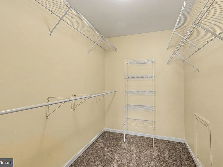 645 Springhouse Ln — Photo 16