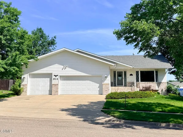 814 W Turnpike Ave, Bismarck, ND 58501