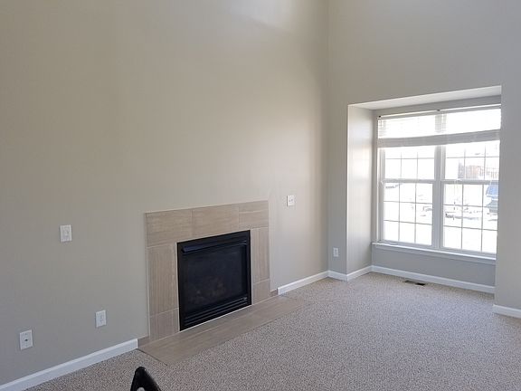 5th image of 7905 Newbury Dr