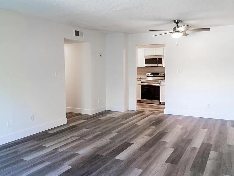 726 Zorn Ave #17 — Photo 3