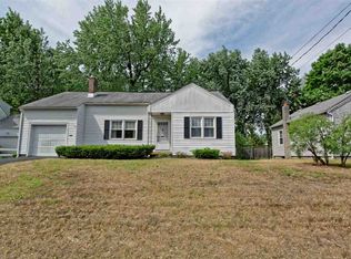 3 Carol Ann Dr, Colonie, NY 12205