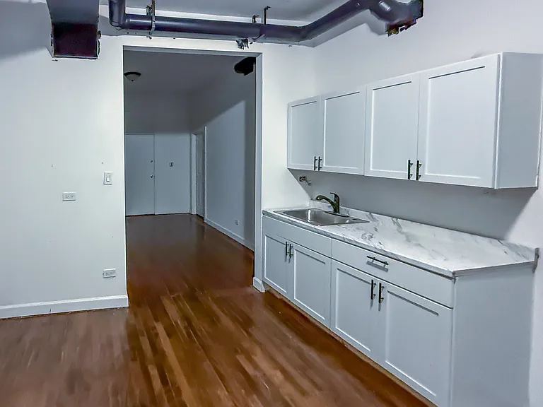 8714 S Commercial Ave #1R — Photo 14