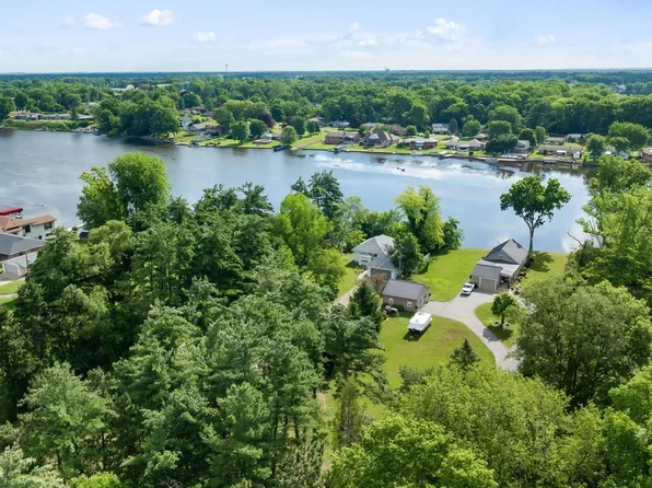 56040 River Hts, Elkhart, IN 46516
