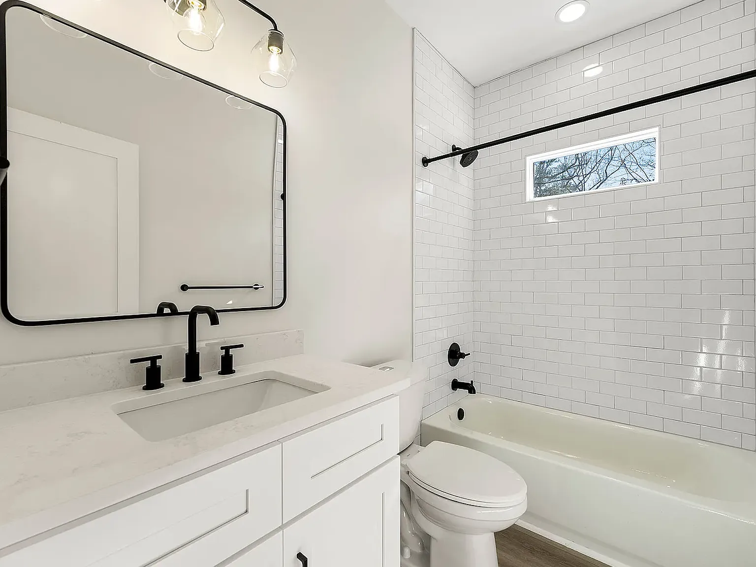 4 bed, 3000 sqft, $1,000 — Photo 3