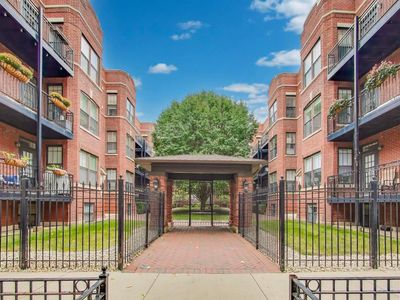 2711 N Mildred Ave APT 3A, Chicago, IL, 60614