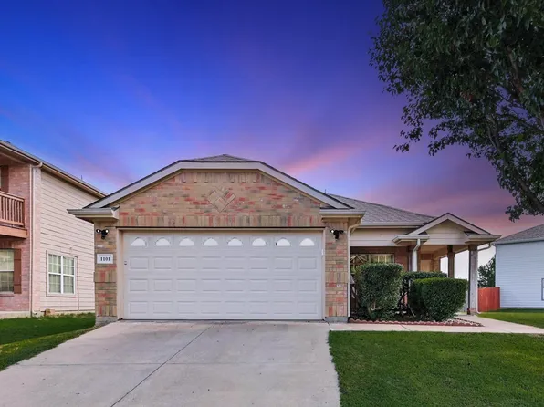 1101 Castle Top Dr, Fort Worth, TX 76115