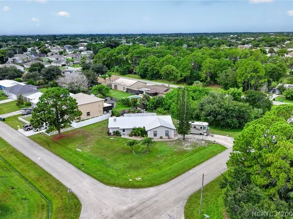 272 SW Ewing Ave, Port Saint Lucie, FL 34983